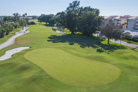Condo in Saint Petersburg, Florida, 2 bedrooms  № 1917494 - photo 22