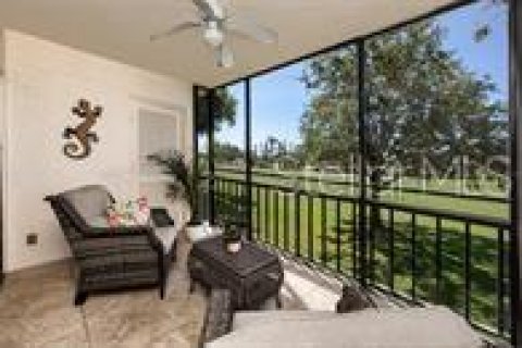 Condo in Saint Petersburg, Florida, 2 bedrooms  № 1917494 - photo 10