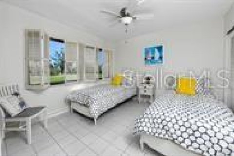 Condo in Saint Petersburg, Florida, 2 bedrooms  № 1917494 - photo 9