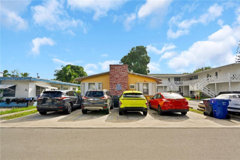 Commercial property in Hollywood, Florida 164.44 sq.m. № 1944360 - photo 4