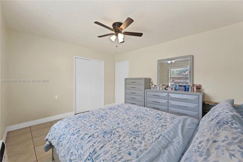 Commercial property in Hollywood, Florida 164.44 sq.m. № 1944360 - photo 11