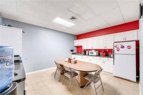 Commercial property in Fort Myers, Florida 170.29 sq.m. № 1615235 - photo 17