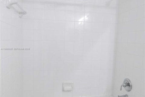 Купить таунхаус в Санрайз, Флорида 2 спальни, 134.89м2, № 2058926 - фото 16