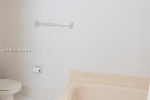 Купить таунхаус в Санрайз, Флорида 2 спальни, 134.89м2, № 2058926 - фото 25