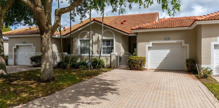 Таунхаус в Санрайз, Флорида 2 спальни, 134.89м2 № 2058926