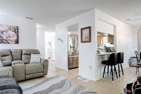 Condo in South Daytona, Florida, 2 bedrooms  № 1658762 - photo 5