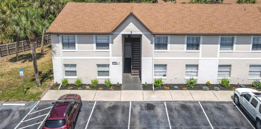 Condo in South Daytona, Florida, 2 bedrooms  № 1658762