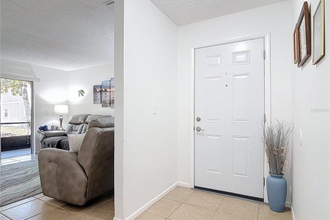 Condo in South Daytona, Florida, 2 bedrooms  № 1658762 - photo 4