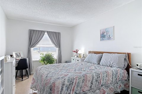 Condo in South Daytona, Florida, 2 bedrooms  № 1658762 - photo 25