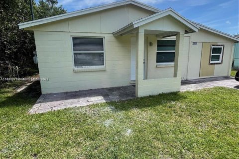 Casa en venta en St. Lucie, Florida, 2 dormitorios, 89.74 m2 № 1321254 - foto 5