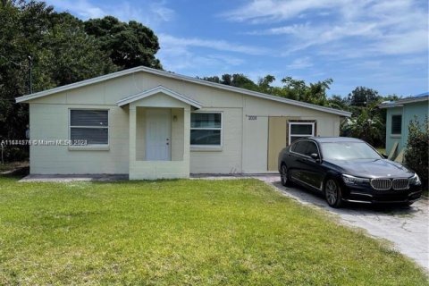 Casa en venta en St. Lucie, Florida, 2 dormitorios, 89.74 m2 № 1321254 - foto 4