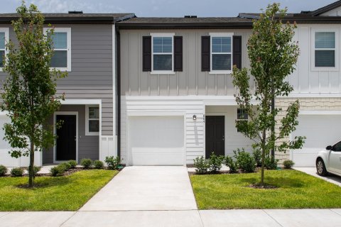Townhouse in Madison Place in Davenport, Florida 3 rooms, 132 sq.m. № 280133 - photo 1