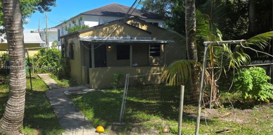 Casa en Miami, Florida 3 dormitorios, 200.3 m2 № 2012218