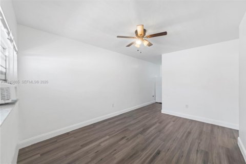 Villa ou maison à louer à North Miami Beach, Floride: 1 chambre № 2000813 - photo 13