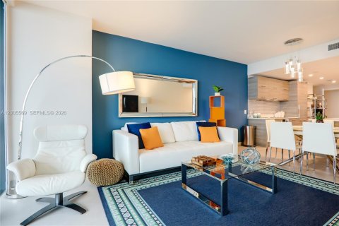 Condo in Miami, Florida, 2 bedrooms  № 2069608 - photo 4