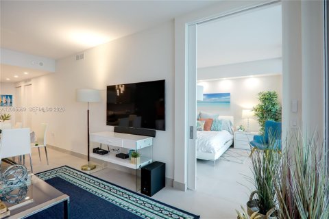 Condo in Miami, Florida, 2 bedrooms  № 2069608 - photo 30