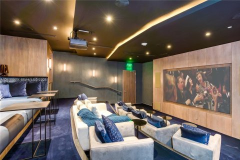 Condo in Miami, Florida, 2 bedrooms  № 2069608 - photo 17