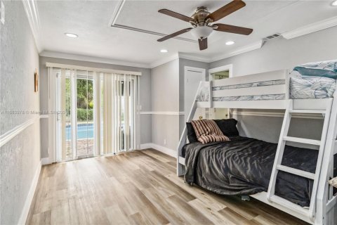 House in North Lauderdale, Florida 4 bedrooms, 181.07 sq.m. № 1863407 - photo 9