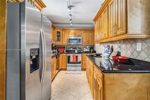 House in North Lauderdale, Florida 4 bedrooms, 181.07 sq.m. № 1863407 - photo 6