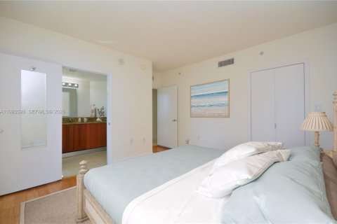 Copropriété à vendre à Miami, Floride: 2 chambres, 125.42 m2 № 2055815 - photo 9