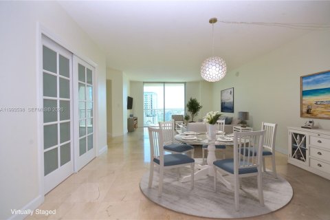 Copropriété à vendre à Miami, Floride: 2 chambres, 125.42 m2 № 2055815 - photo 2