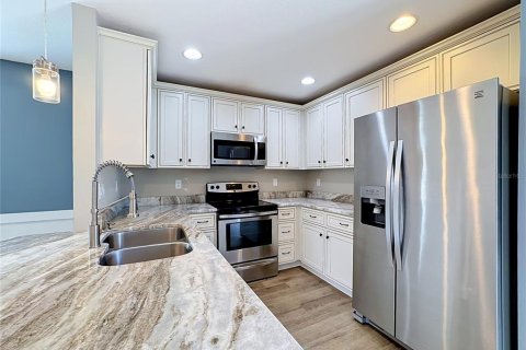 Villa ou maison à vendre à Bradenton, Floride: 2 chambres, 96.8 m2 № 2425353 - photo 12
