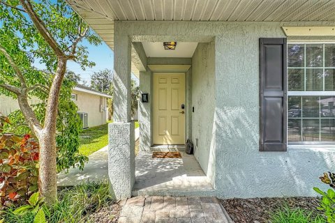 Villa ou maison à vendre à Bradenton, Floride: 2 chambres, 96.8 m2 № 2425353 - photo 2