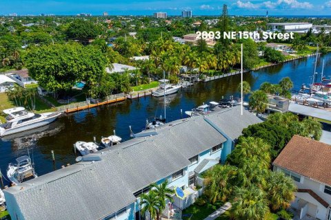 Townhouse in Pompano Beach, Florida 2 bedrooms, 93.65 sq.m. № 2400005 - photo 3