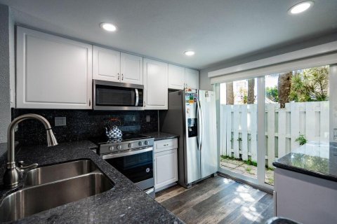 Townhouse in Pompano Beach, Florida 2 bedrooms, 93.65 sq.m. № 2400005 - photo 8