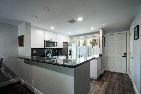 Townhouse in Pompano Beach, Florida 2 bedrooms, 93.65 sq.m. № 2400005 - photo 11
