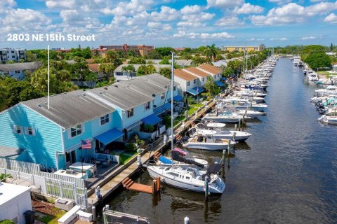 Townhouse in Pompano Beach, Florida 2 bedrooms, 93.65 sq.m. № 2400005