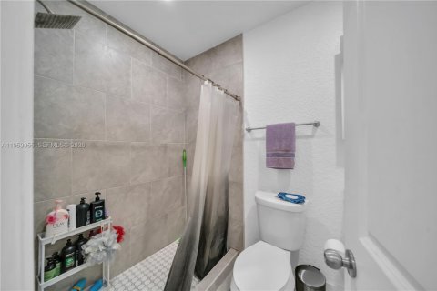 Villa ou maison à vendre à Lehigh Acres, Floride: 3 chambres, 129.97 m2 № 2020265 - photo 20