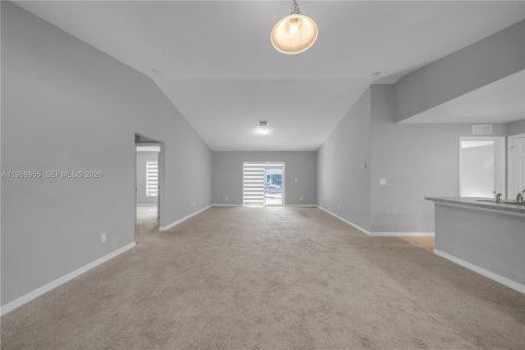 Villa ou maison à vendre à Lehigh Acres, Floride: 3 chambres, 129.97 m2 № 2020265 - photo 15