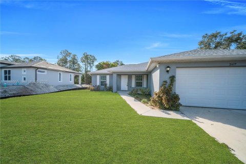Villa ou maison à vendre à Lehigh Acres, Floride: 3 chambres, 129.97 m2 № 2020265 - photo 2