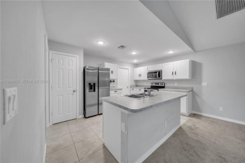 Villa ou maison à vendre à Lehigh Acres, Floride: 3 chambres, 129.97 m2 № 2020265 - photo 10