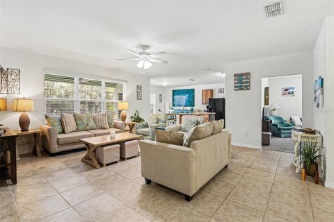 Casa en venta en Port Charlotte, Florida, 3 dormitorios, 195.19 m2 № 2133016 - foto 7