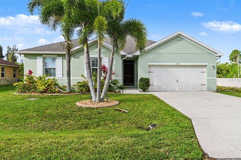 Casa en Port Charlotte, Florida 3 dormitorios, 195.19 m2 № 2133016