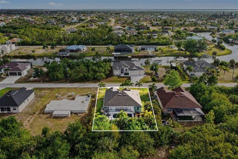 Casa en venta en Port Charlotte, Florida, 3 dormitorios, 195.19 m2 № 2133016 - foto 3