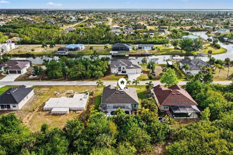 Casa en venta en Port Charlotte, Florida, 3 dormitorios, 195.19 m2 № 2133016 - foto 9