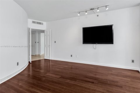 Copropriété à vendre à Miami, Floride: 2 chambres, 139.35 m2 № 1715530 - photo 13