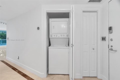 Copropriété à vendre à Miami, Floride: 2 chambres, 139.35 m2 № 1715530 - photo 12