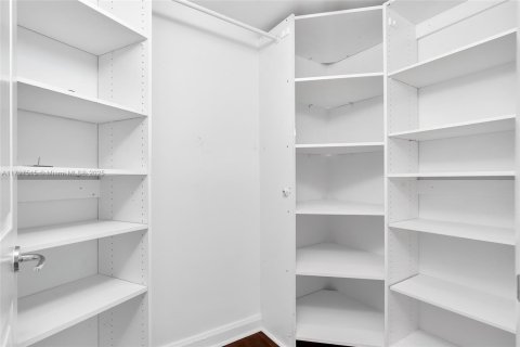 Copropriété à vendre à Miami, Floride: 2 chambres, 139.35 m2 № 1715530 - photo 16