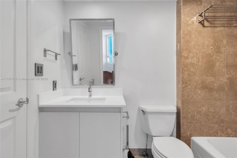 Copropriété à vendre à Miami, Floride: 2 chambres, 139.35 m2 № 1715530 - photo 20