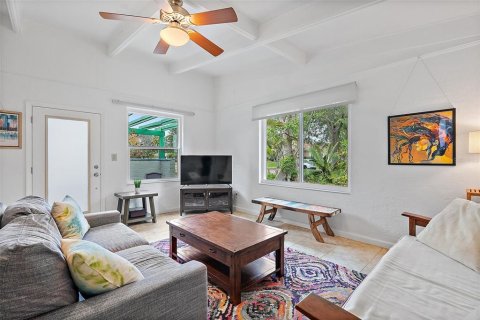 Villa ou maison à louer à Saint Petersburg, Floride: 3 chambres, 132.94 m2 № 1910911 - photo 6