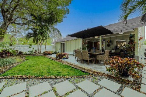 House in Miami, Florida 3 bedrooms, 129.78 sq.m. № 2070842 - photo 19