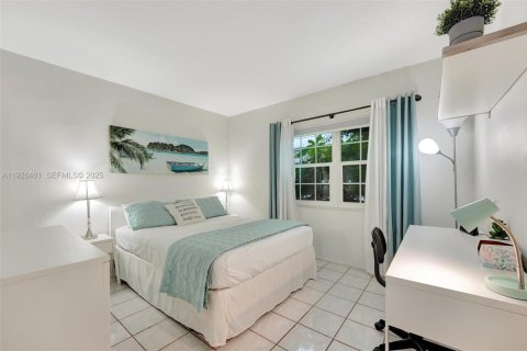 Condo in Pompano Beach, Florida, 2 bedrooms  № 1988316 - photo 16
