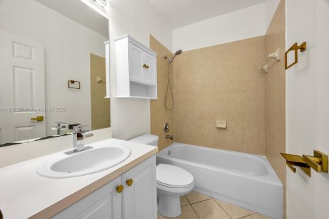 Townhouse in Homestead, Florida 3 bedrooms, 123.1 sq.m. № 1750414 - photo 29