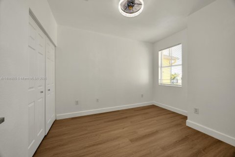 Townhouse in Homestead, Florida 3 bedrooms, 123.1 sq.m. № 1750414 - photo 27