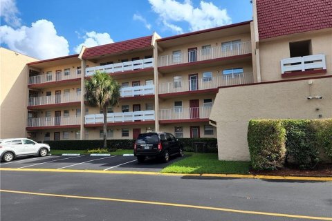 Condo in Margate, Florida, 2 bedrooms № 2086328