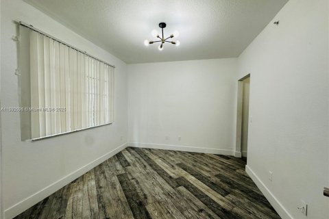 Condo in Riviera Beach, Florida, 2 bedrooms  № 1811957 - photo 11
